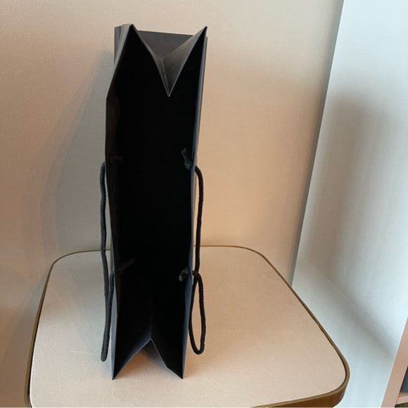 Authentic Large Gucci Black Paper shopping Bag for purse - Picture 6 of 8